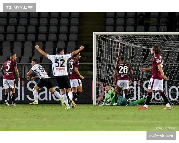 实时报道：蒙扎对阵热那亚，主队通过两次边路倒三角回传取得进球